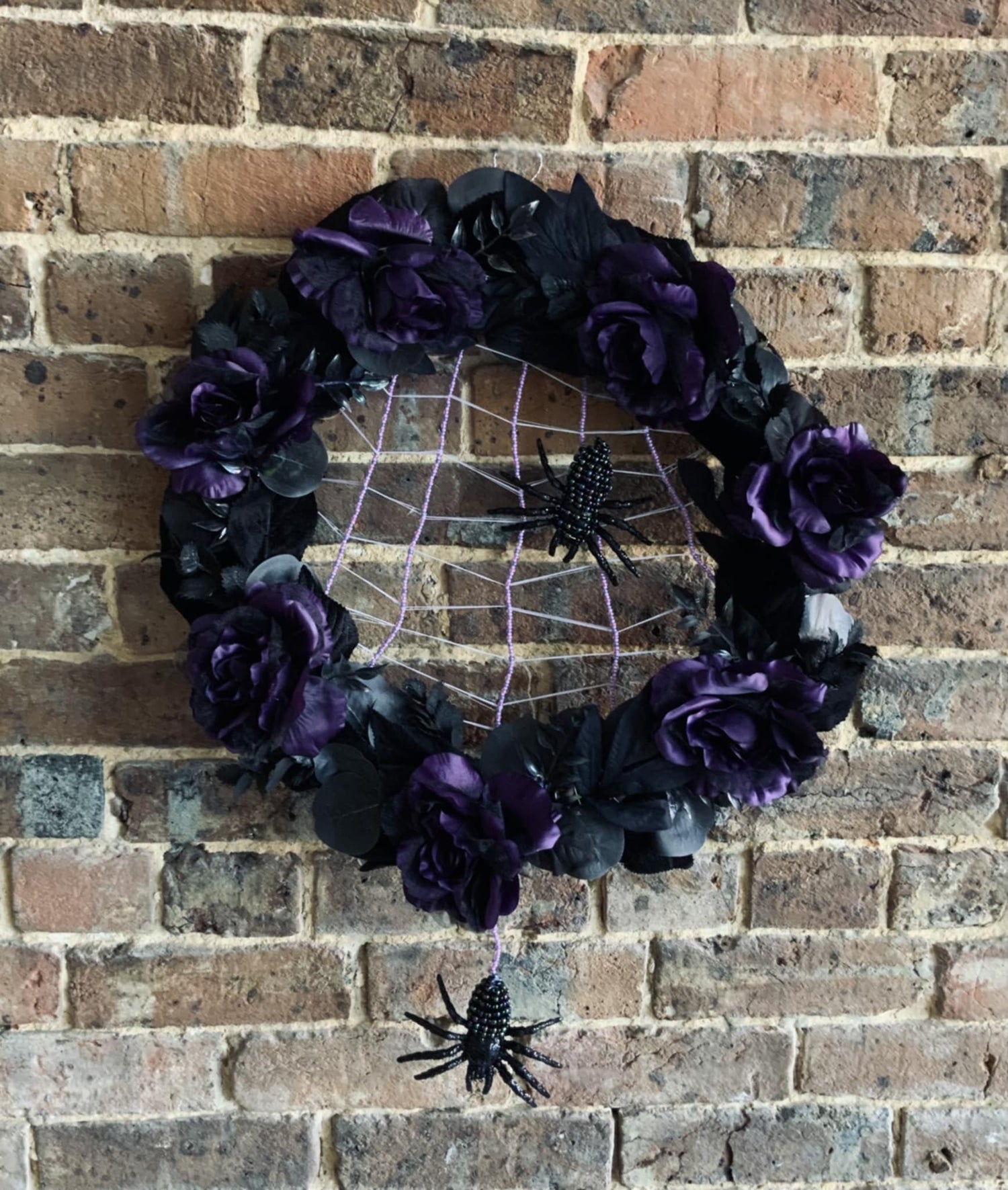 Dark and Dreamy: Gothic Wreath Arrangements