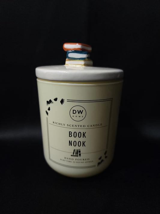 Book Nook Cozy Knob Ceramic Candle