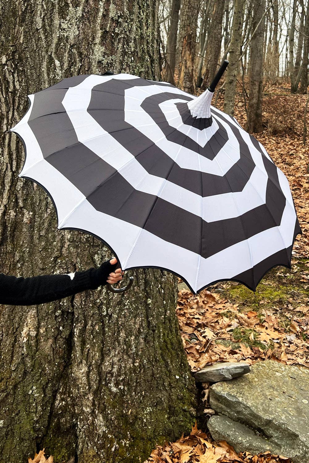 Batwing Pagoda Umbrella [SPOOKY SPIRAL] Accessories - Gothic & Alternative Gift - Haunted