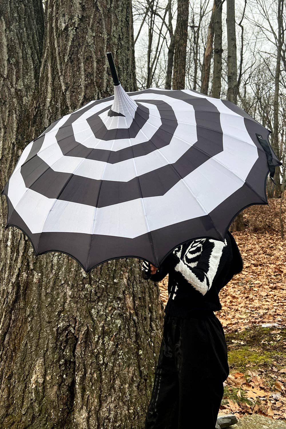Batwing Pagoda Umbrella [SPOOKY SPIRAL] Accessories - Gothic & Alternative Gift - Haunted
