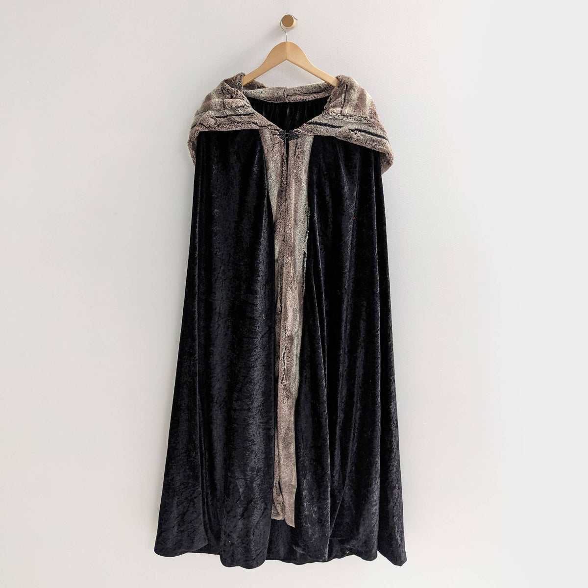 Black Hooded Cloak with Pewter Fur Trim Clothing - Gothic & Alternative Gift - Haunted
