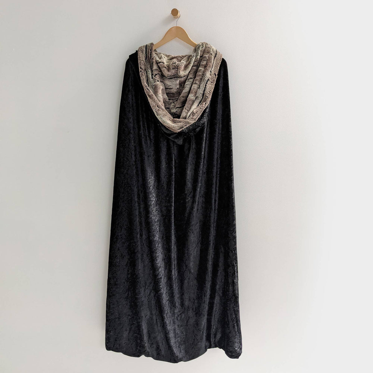 Black Hooded Cloak with Pewter Fur Trim Clothing - Gothic & Alternative Gift - Haunted