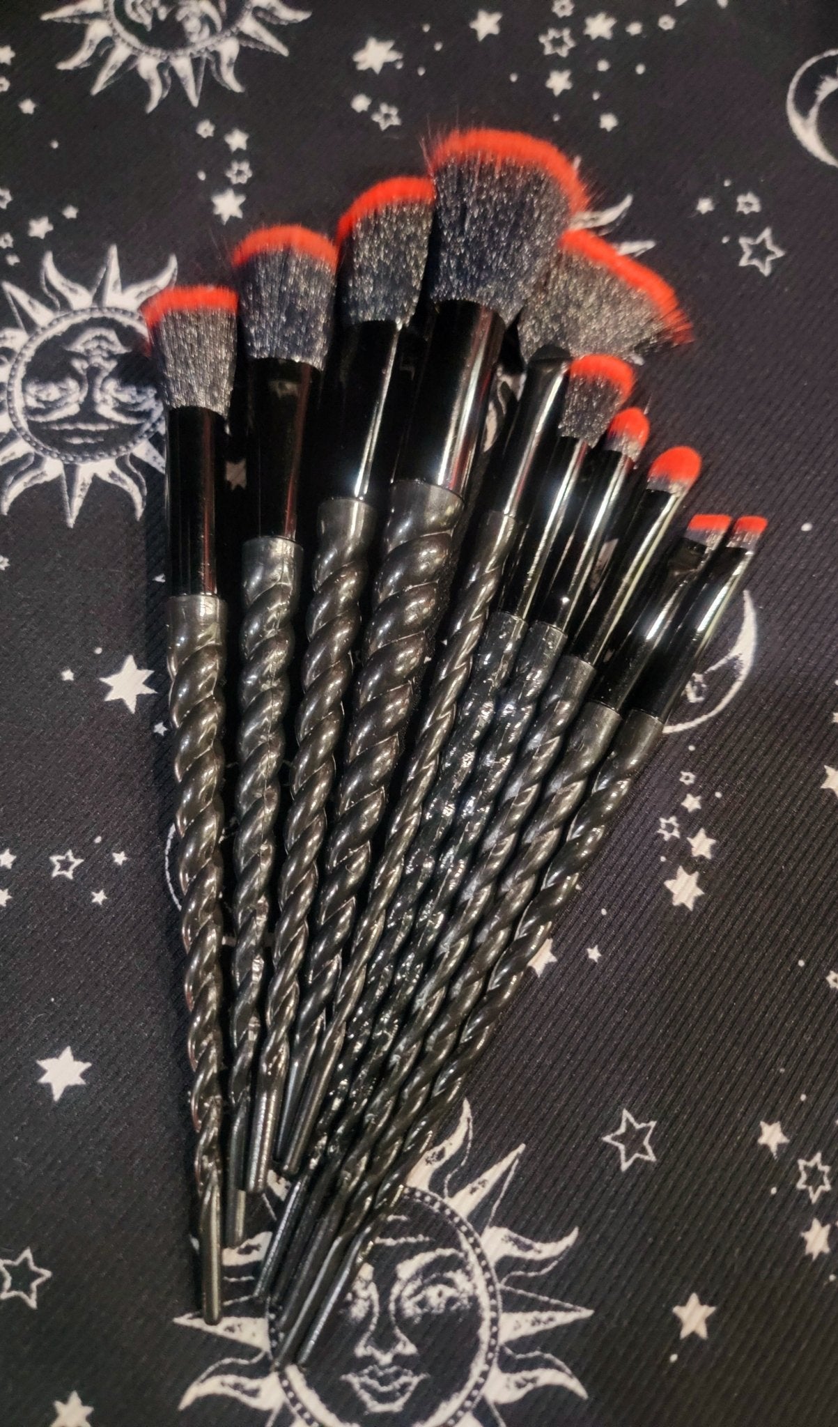 Blood Red Tipped Make Up Brushes Beauty - Gothic & Alternative Gift - Haunted