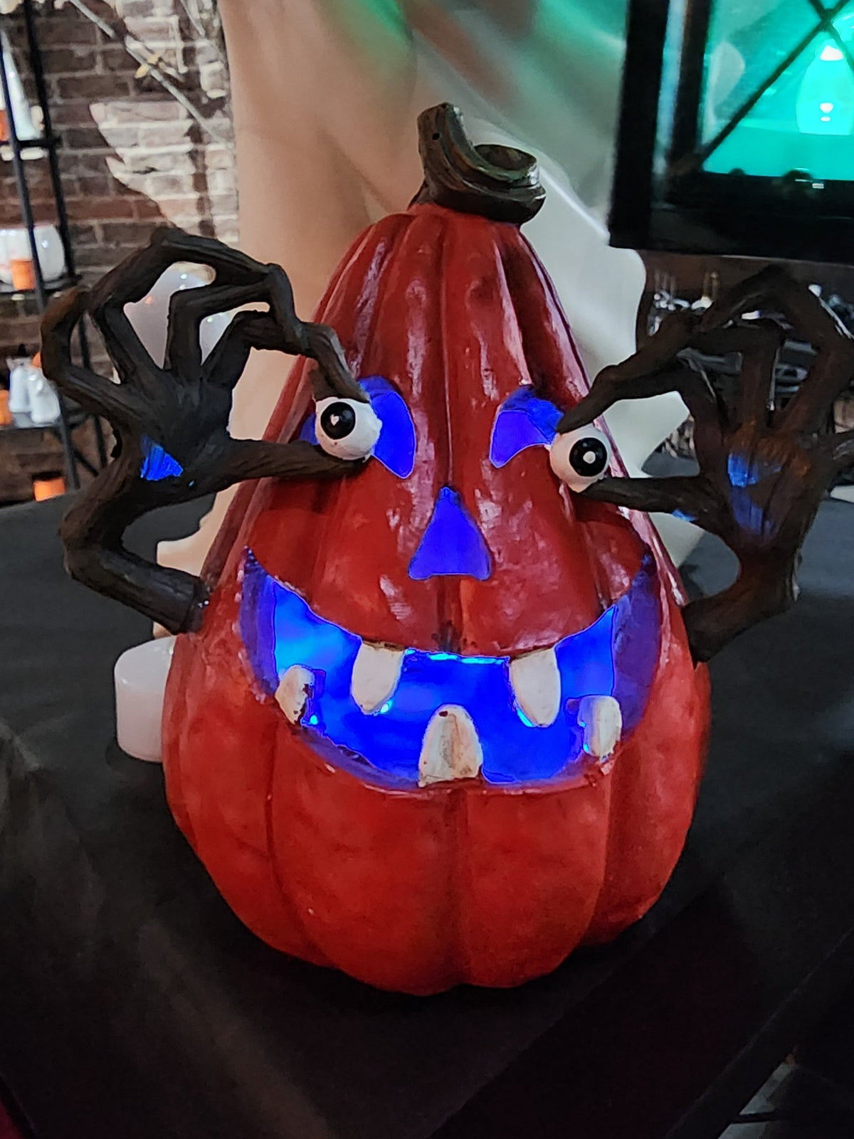 Crazy Eyes Light Up Jack-O-Lanterns Home Decor - Gothic & Alternative Gift - Haunted