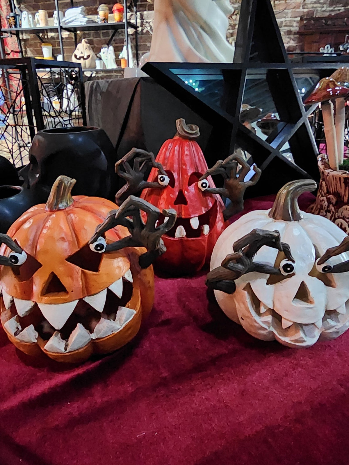 Crazy Eyes Light Up Jack-O-Lanterns Home Decor - Gothic & Alternative Gift - Haunted