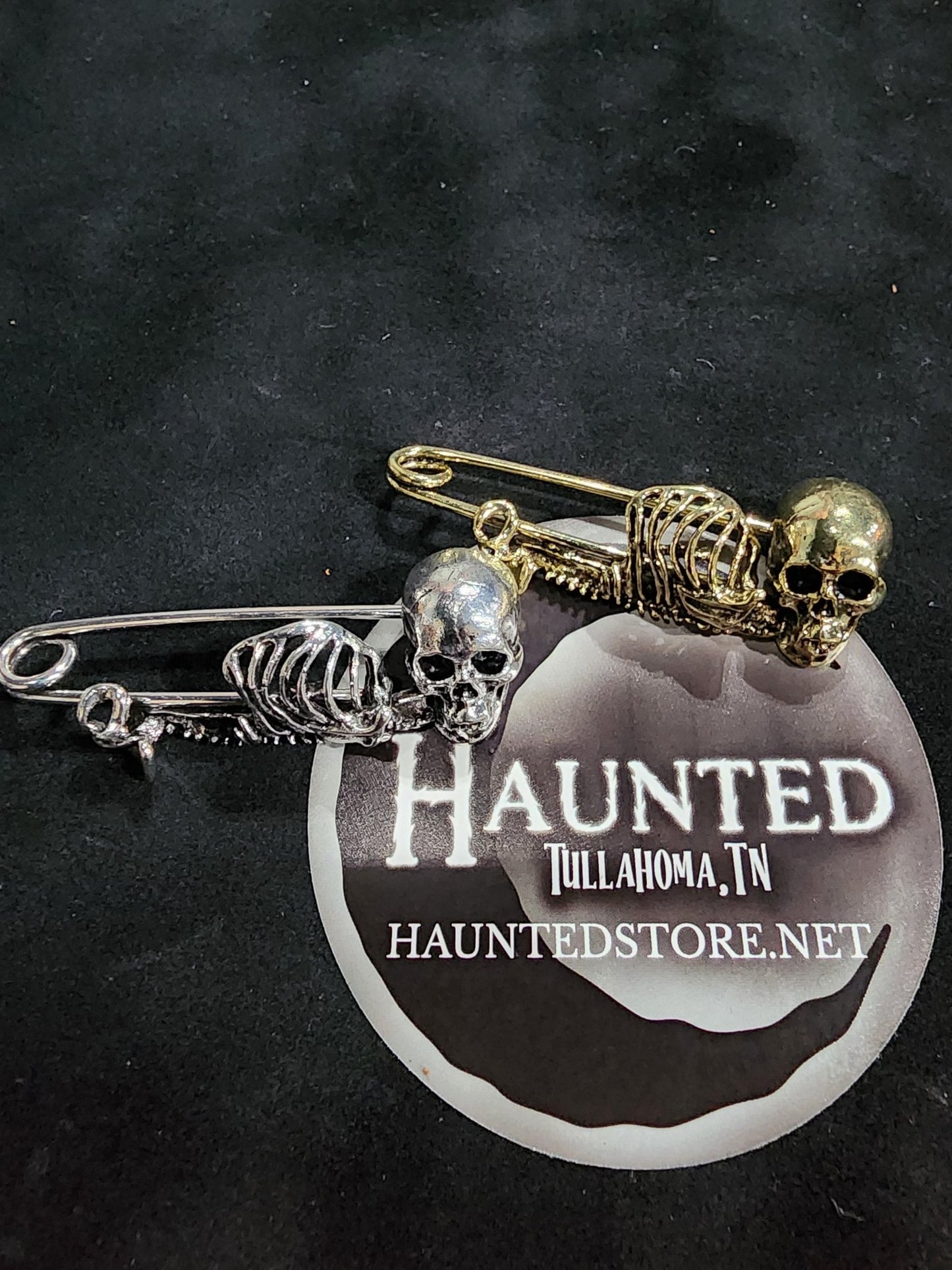 Creepy Skeleton Brooch Pin Jewelry - Gothic & Alternative Gift - Haunted