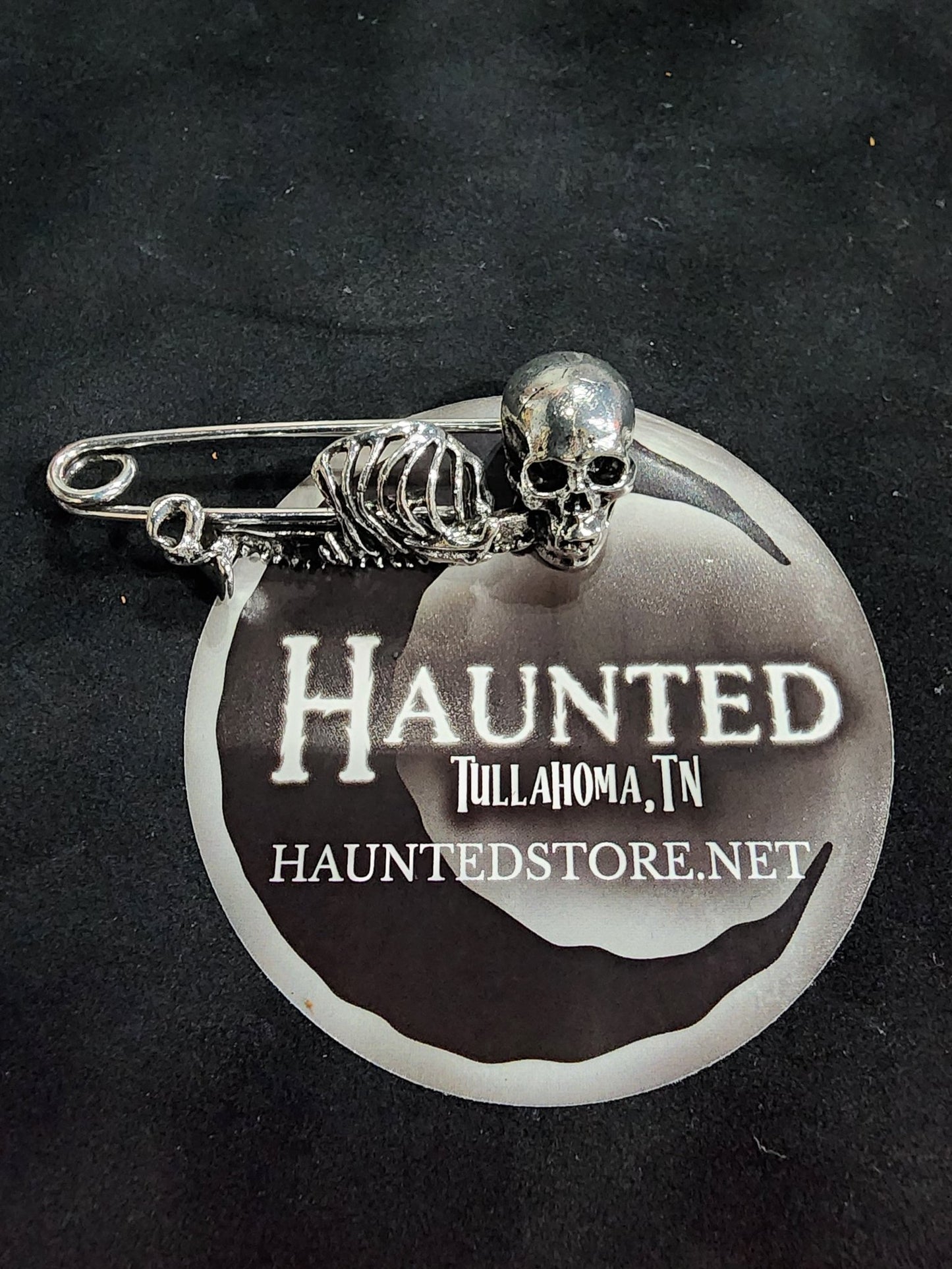 Creepy Skeleton Brooch Pin Jewelry - Gothic & Alternative Gift - Haunted