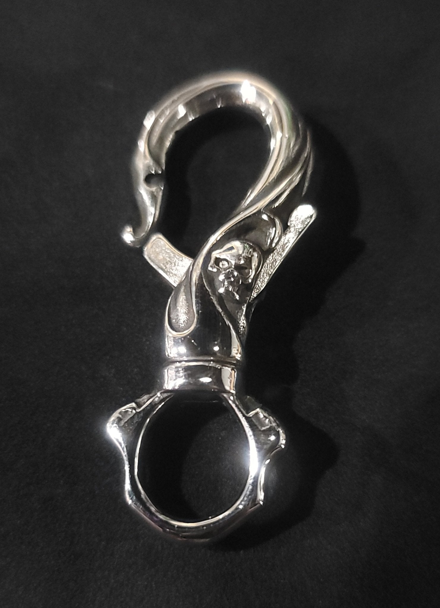 Dark and Gothic Skull Key Chain-Stainless Steel Jewelry - Gothic & Alternative Gift - Haunted