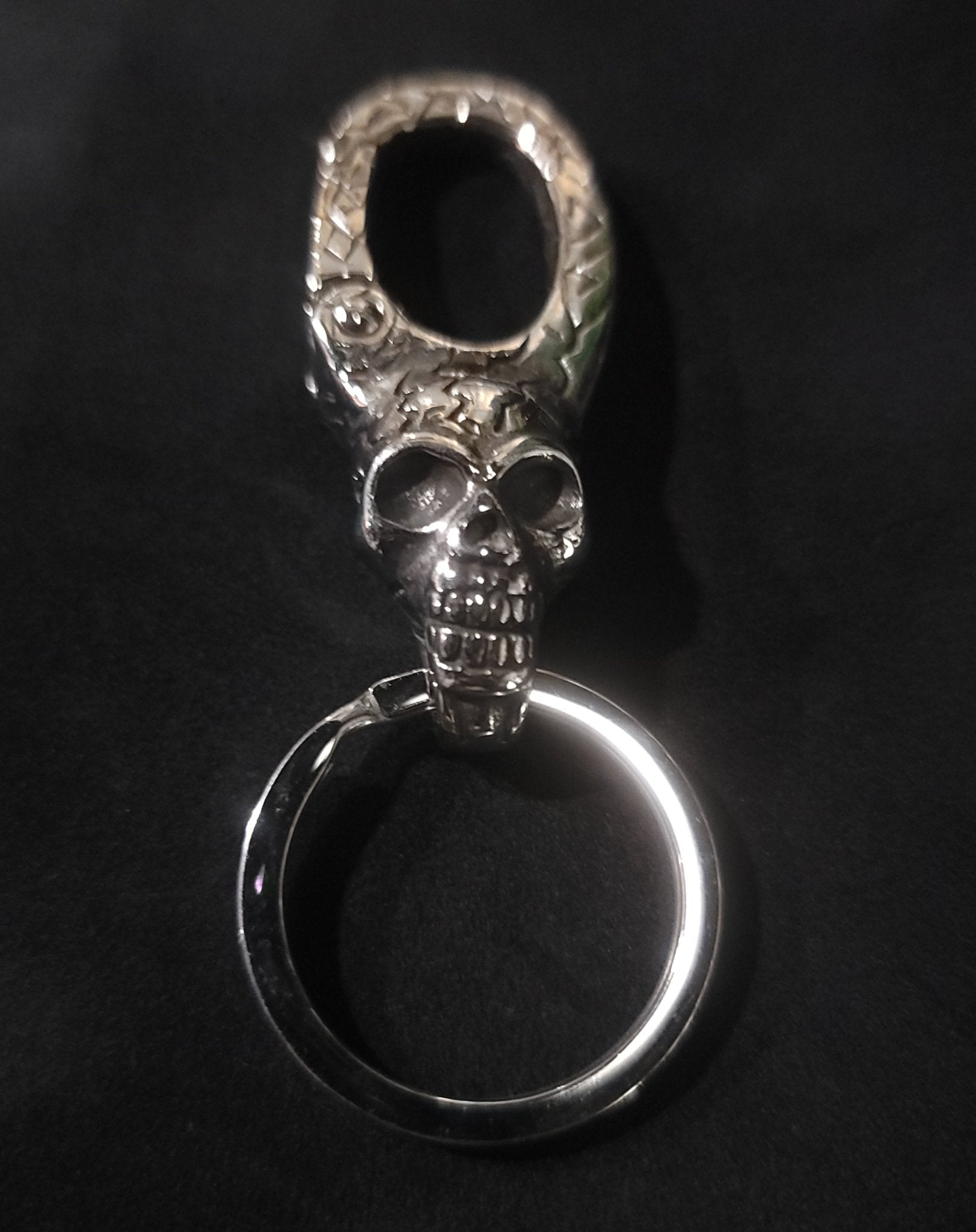 Gothic Skull Key Chain-Stainless Steel Jewelry - Gothic & Alternative Gift - Haunted