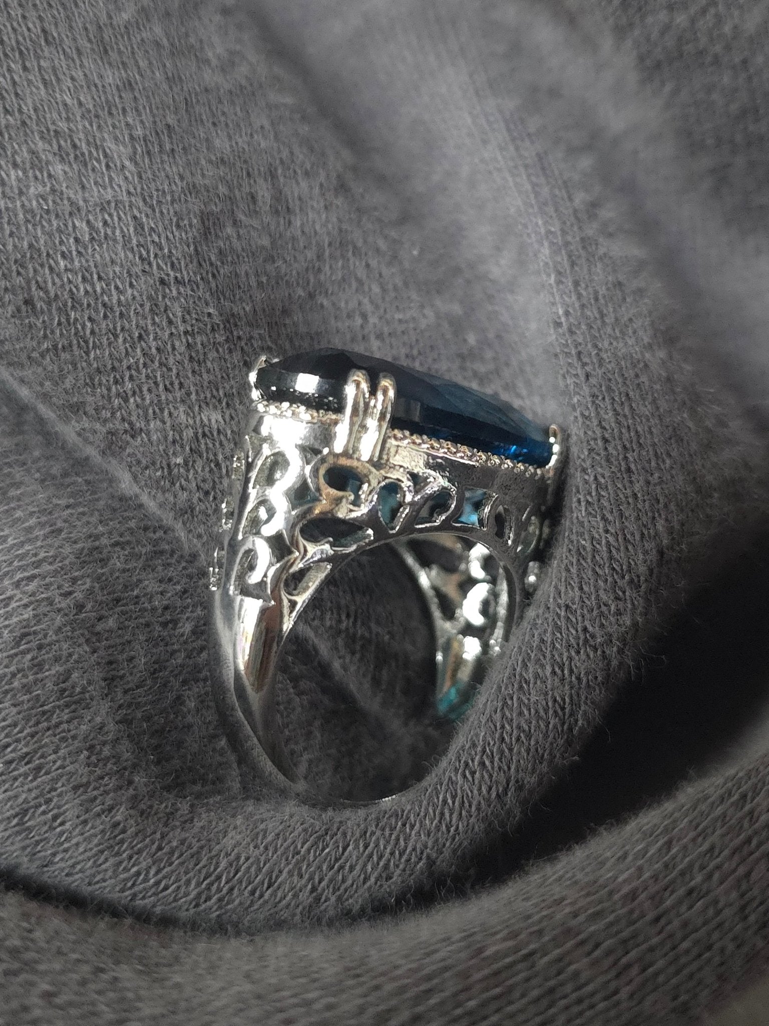 Large blue oval stone silver plated ring Jewelry - Gothic & Alternative Gift - Haunted