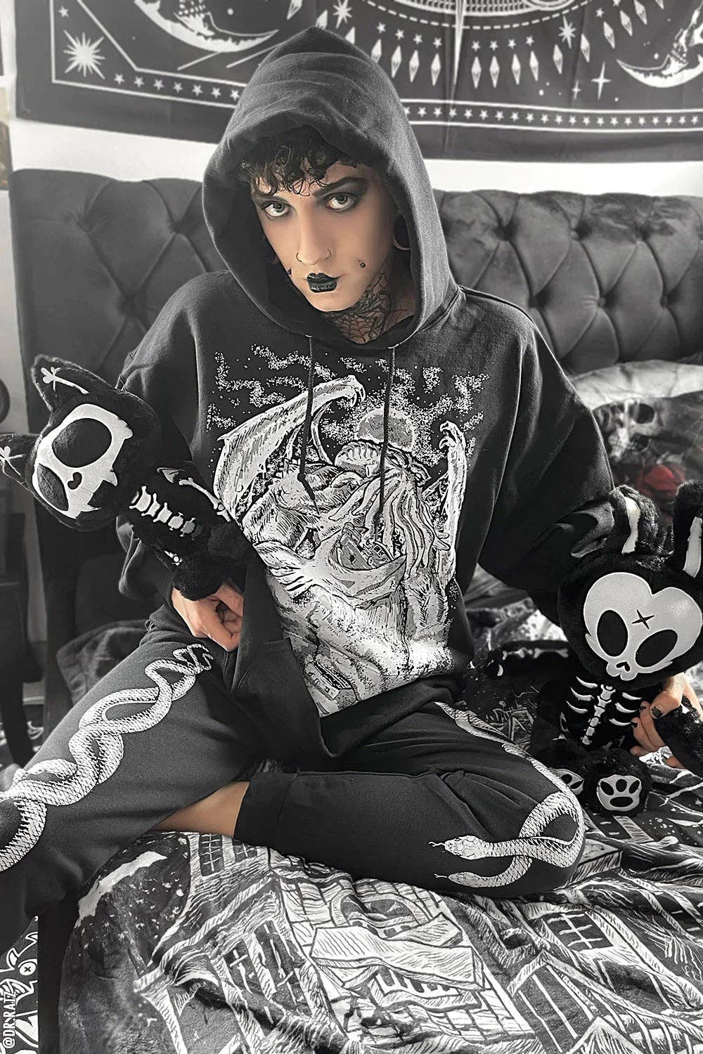 Skelekitty Cat Kitten Skeleton Plush Toy [Deluxe] Holiday Creepmas Gothmas Christmas Spooky Gift Stuffed Animals - Gothic & Alternative Gift - Haunted