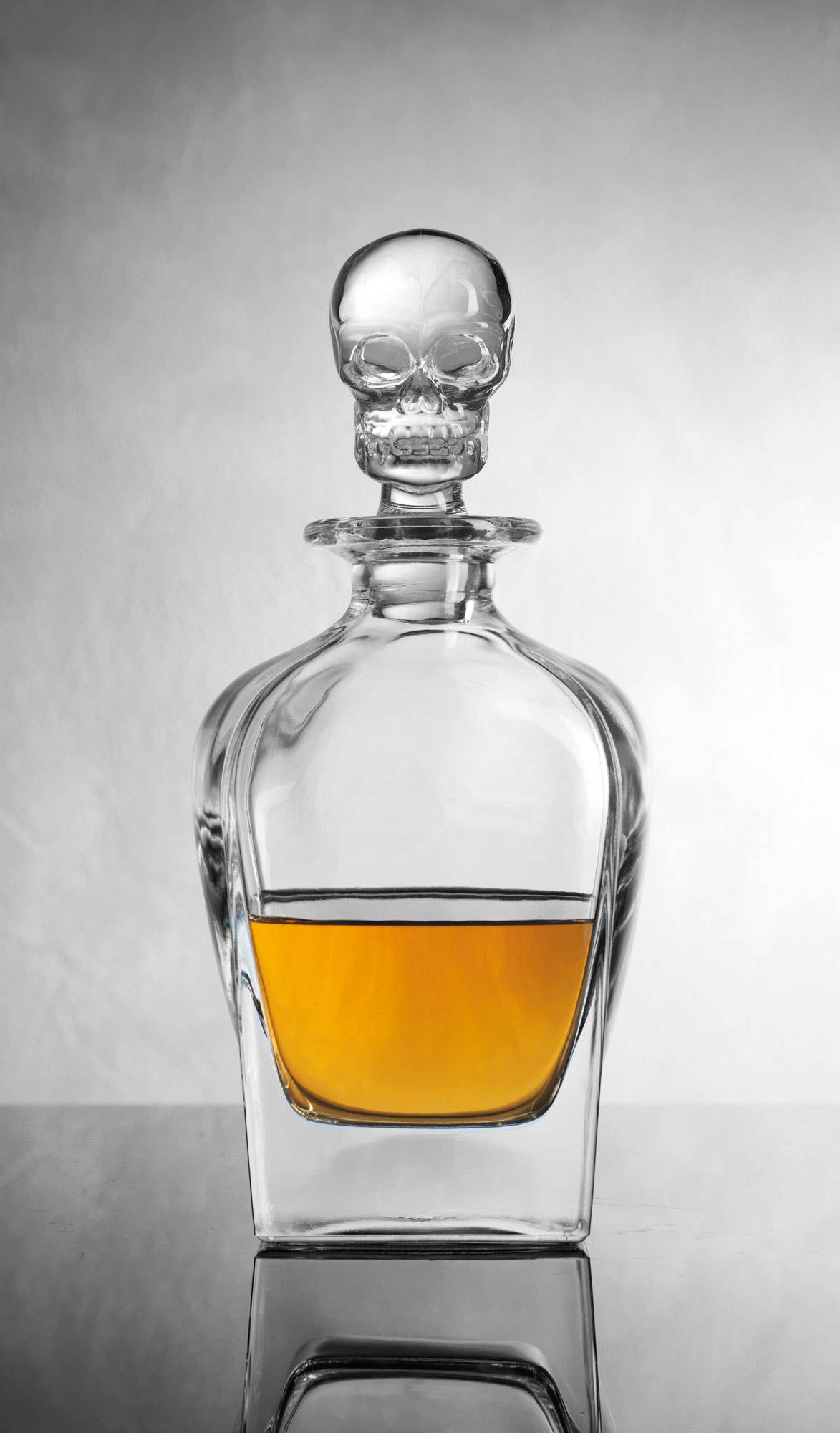 Skull Whiskey Decanter Drinkware - Gothic & Alternative Gift - Haunted