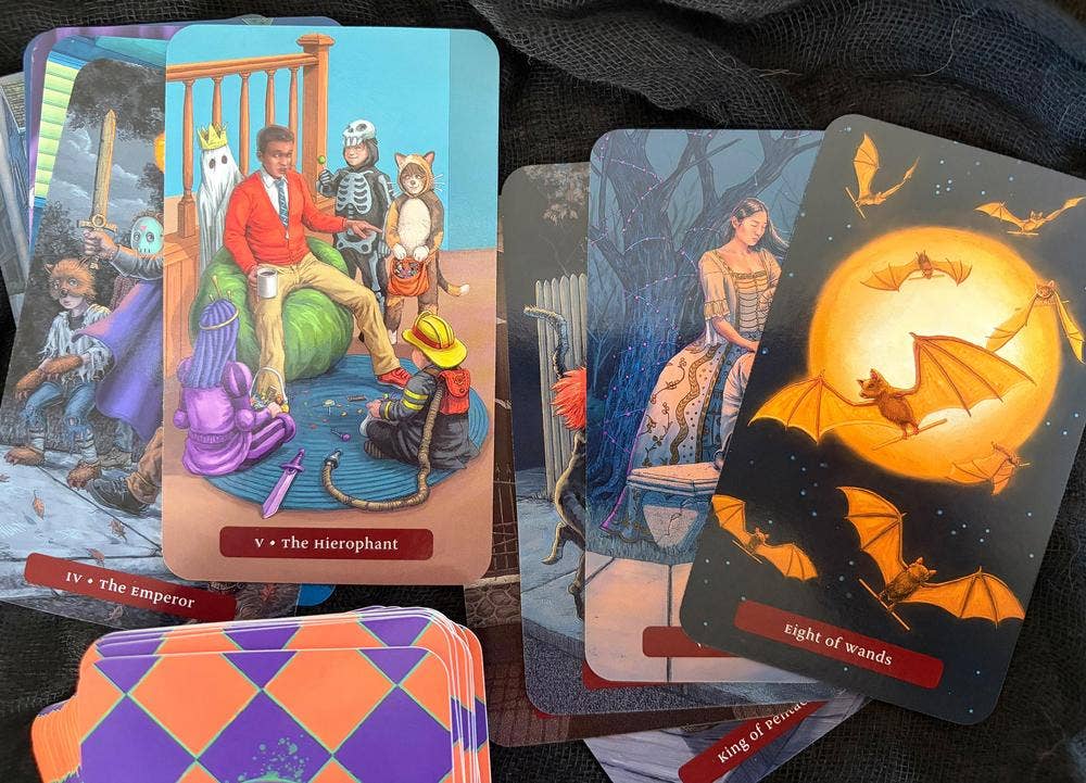 Trick or Treat Tarot Small Kit – 78 Halloween Cards & Guidebook Tarot Decks - Gothic & Alternative Gift - Haunted