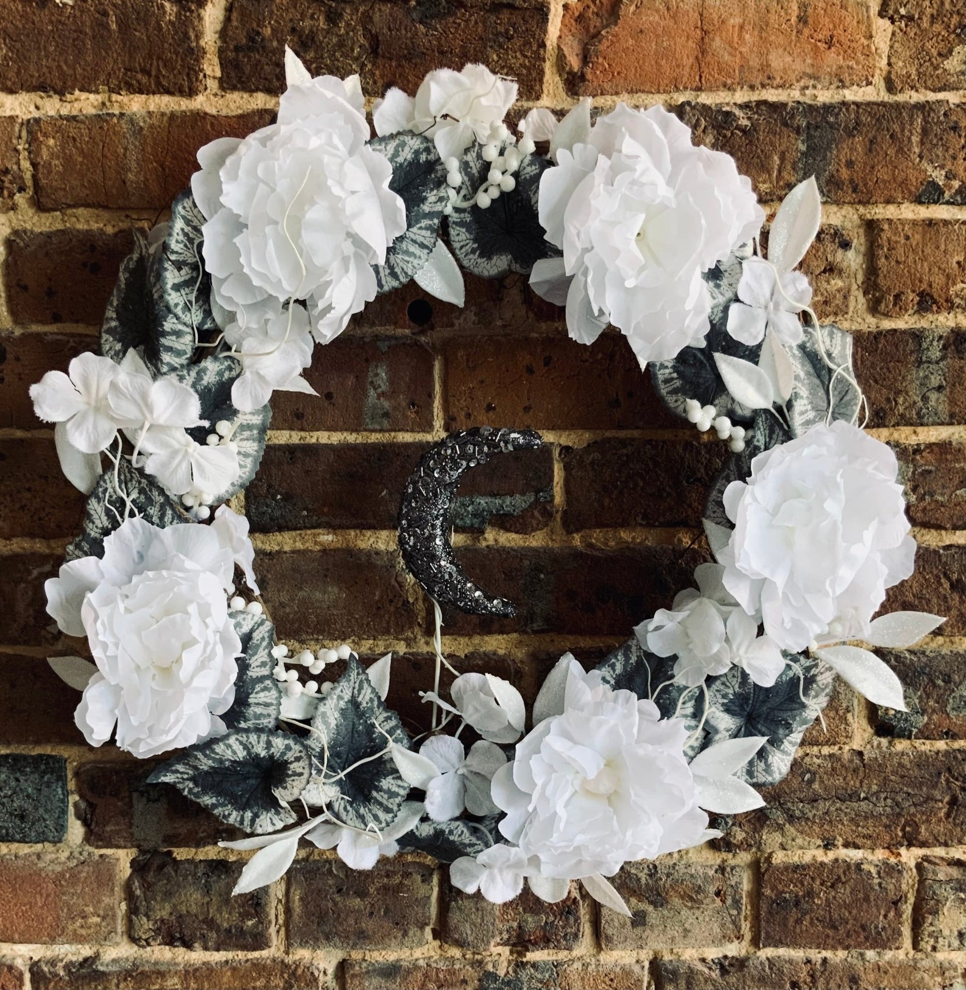 Twinkle moon wreath Wreaths - Gothic & Alternative Gift - Haunted