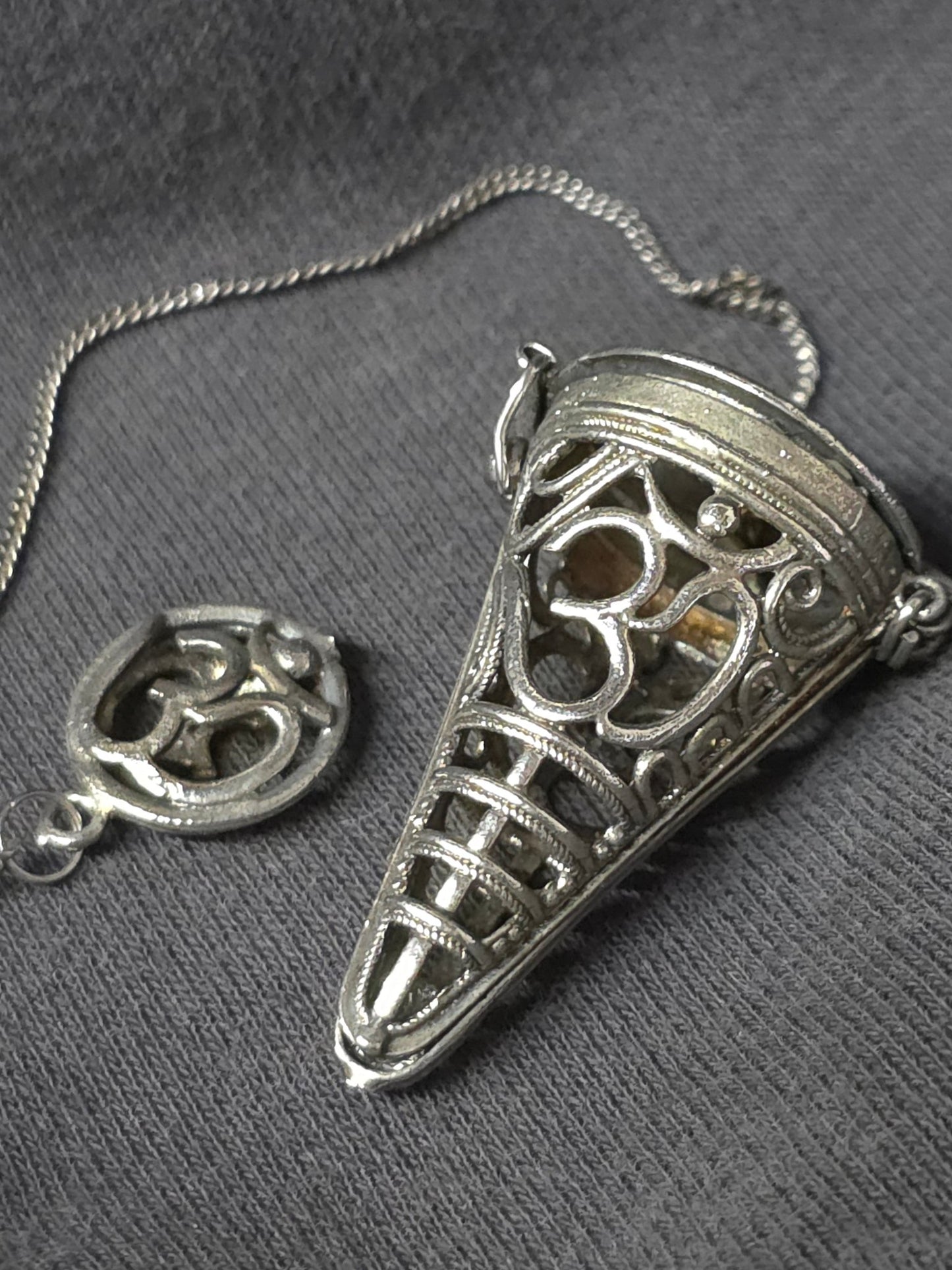 Vintage OM Pendulum with changeable real stones - Gothic & Alternative Gift - Haunted