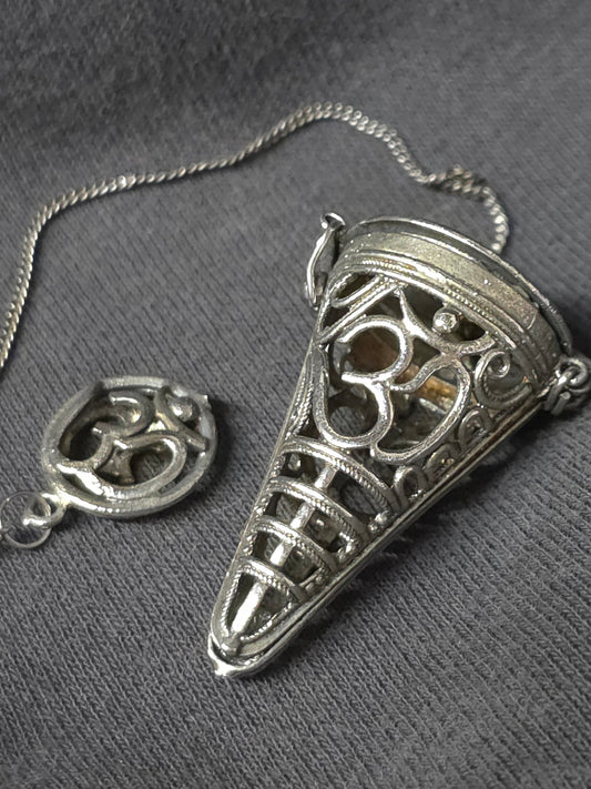Vintage OM Pendulum with changeable real stones - Gothic & Alternative Gift - Haunted